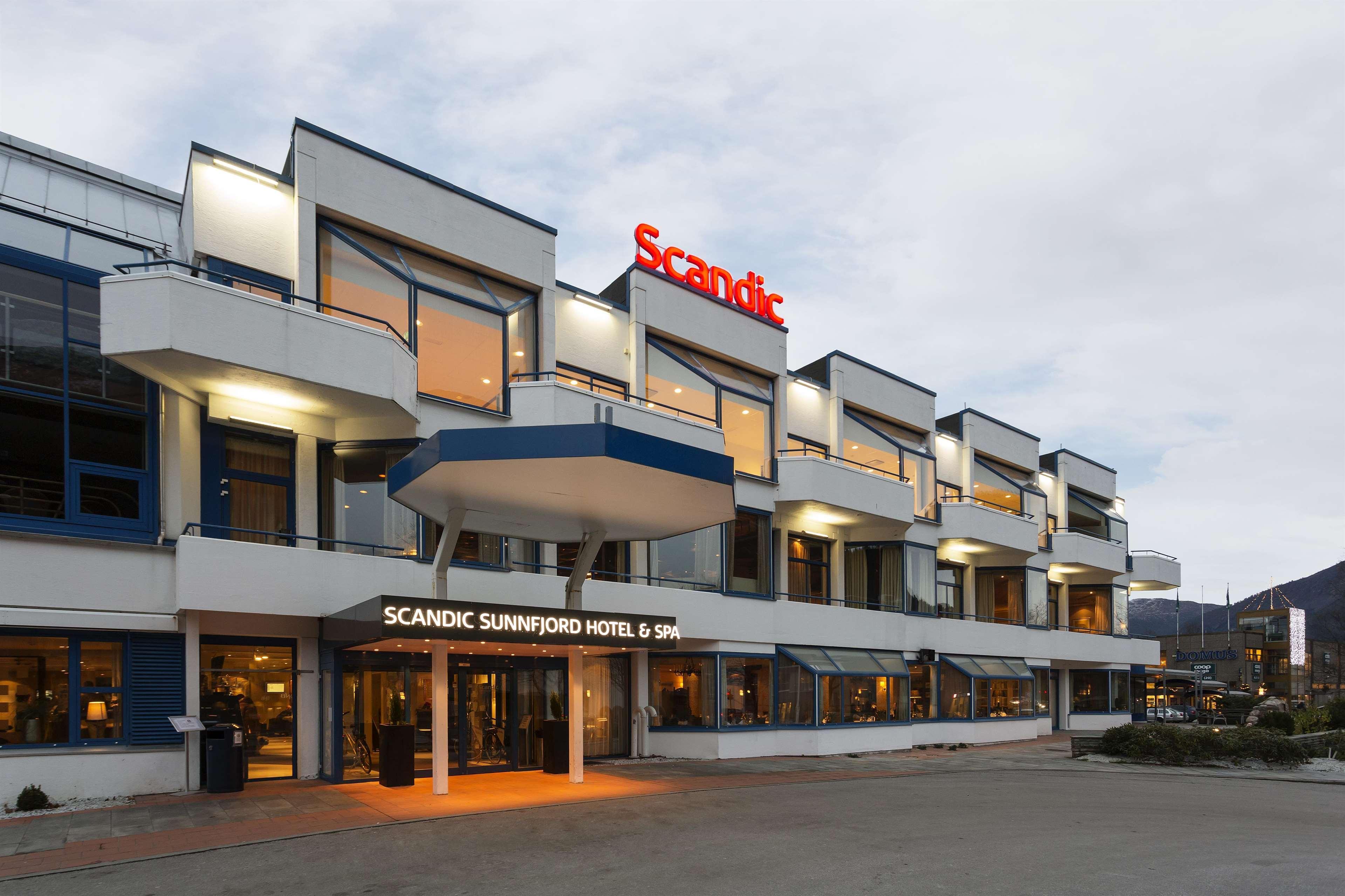 スカンディック サンフィヨルド ホテル&スパ Førde エクステリア 写真